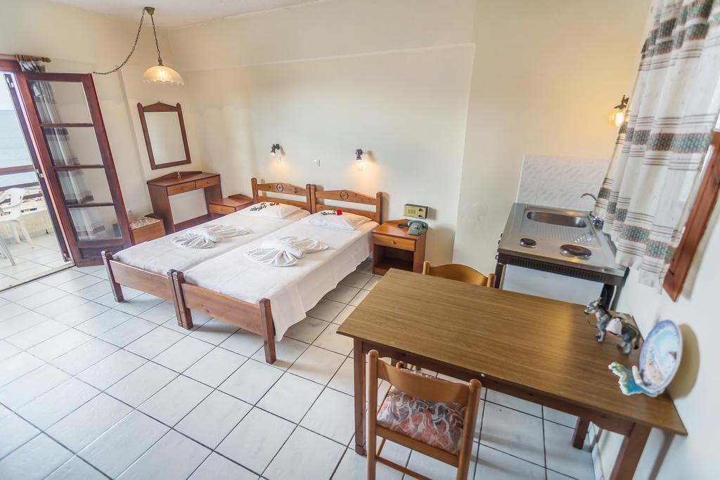 Yiannis Ηotel Foiníkion Eksteriør billede