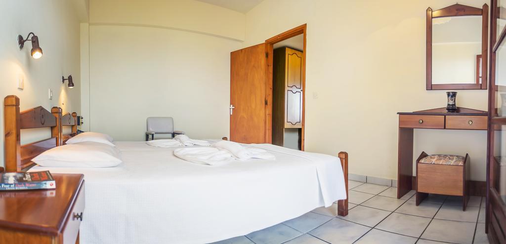 Yiannis Ηotel Foiníkion Eksteriør billede