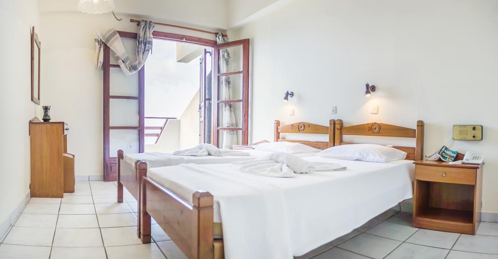 Yiannis Ηotel Foiníkion Eksteriør billede